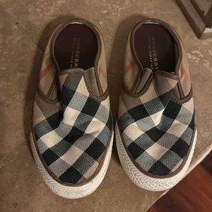 Burberry women slides size 7
